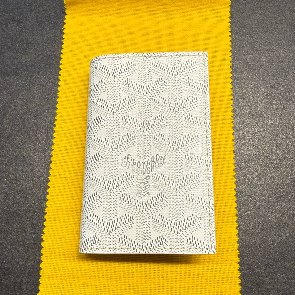 Authentic Brand New Goyard Saint Pierre Card Wallet White